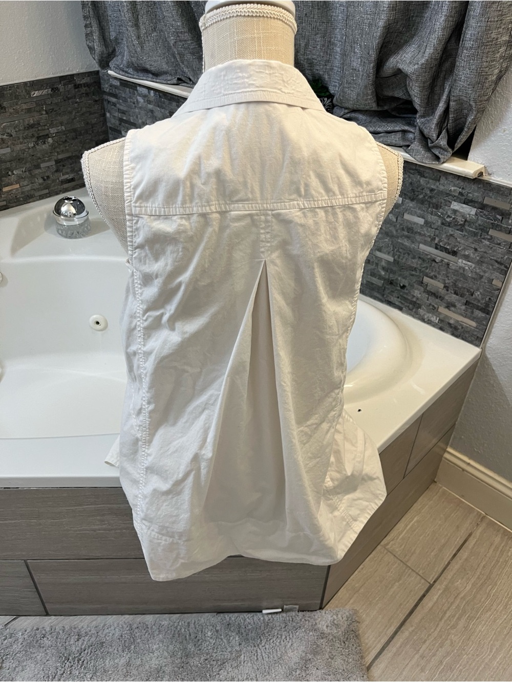 Premise White Sleeveless Button-Down Collared Top m - Picture 3 of 6